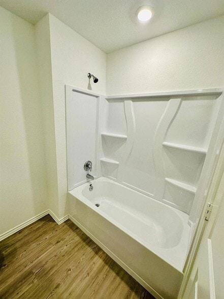 Building Photo - 100 Louisa Ln