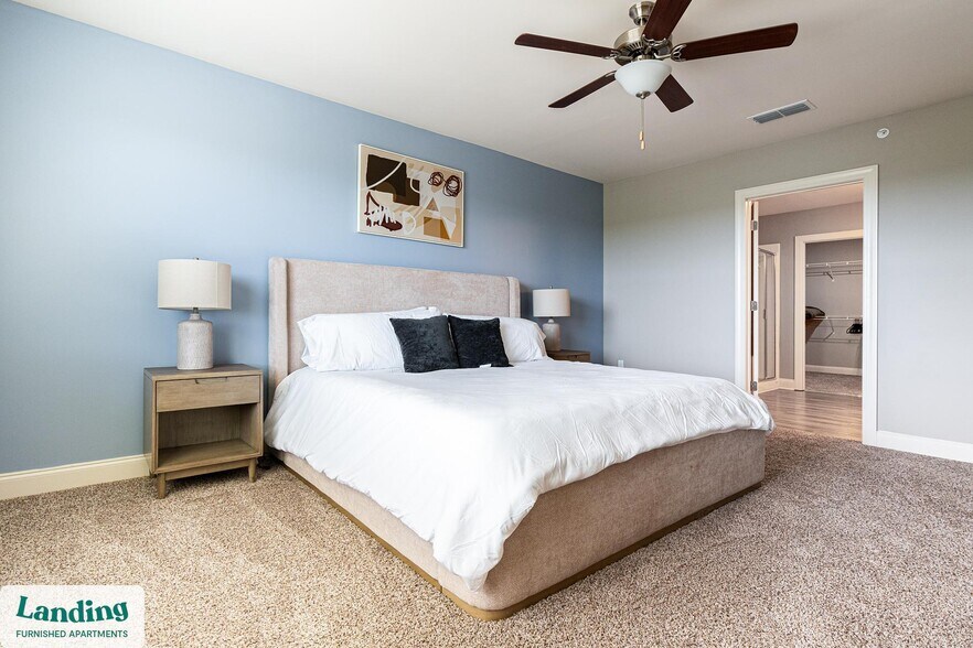 Building Photo - 305 Laredo Dr