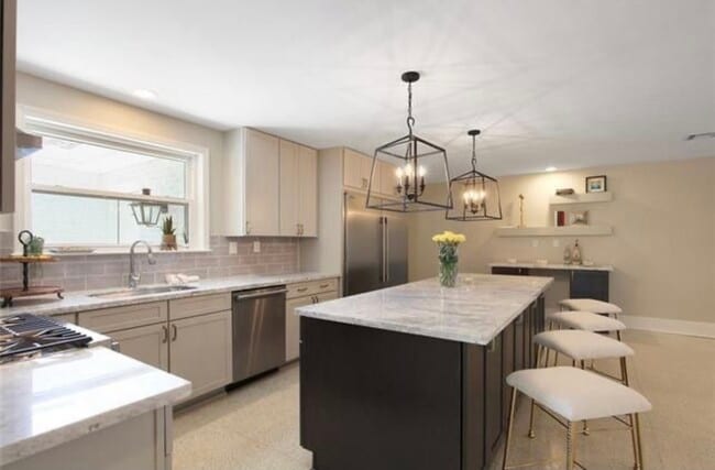 Building Photo - 1755 Oriole St