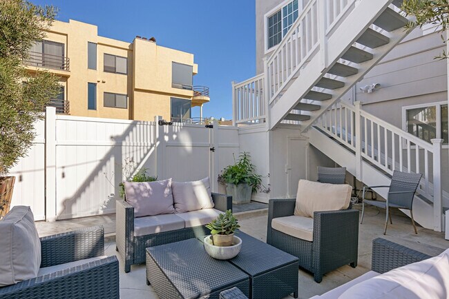 Building Photo - 3690 Carlsbad Blvd