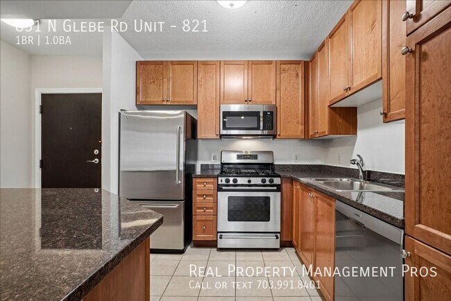 Building Photo - 851 N Glebe Rd