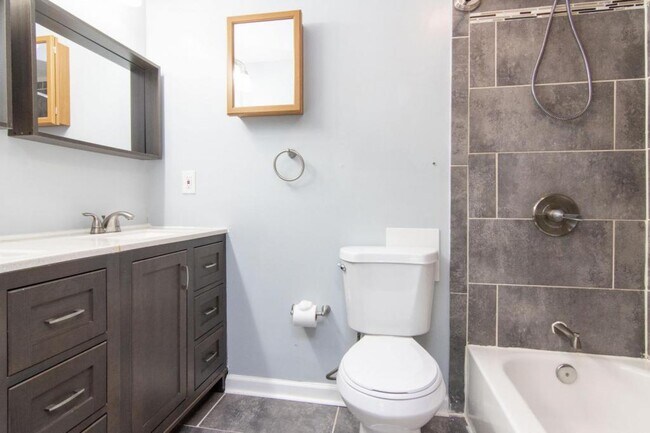 Building Photo - 3405 Pebble Dr