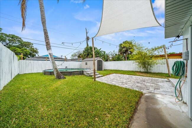 Building Photo - Beautiful Fully-Furnished 2BR/2BA Coastal Retreat in Cape Canaveral