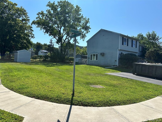 Building Photo - 316 Hudson Ave
