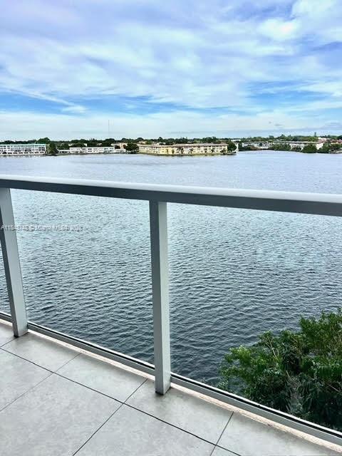 Building Photo - 1301 NE Miami Gardens Dr