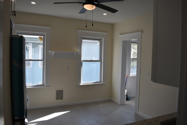 Building Photo - 47 Gem Ave