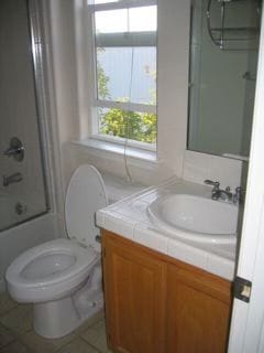 Building Photo - 647 McGinnis Cir