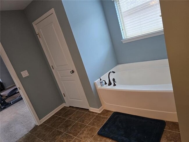 Building Photo - 6850 Rocking Horse Ln