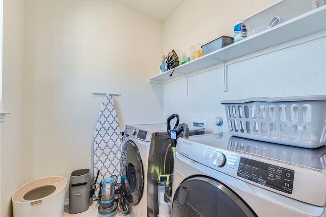 Building Photo - 17409 Crazy Arm Rd