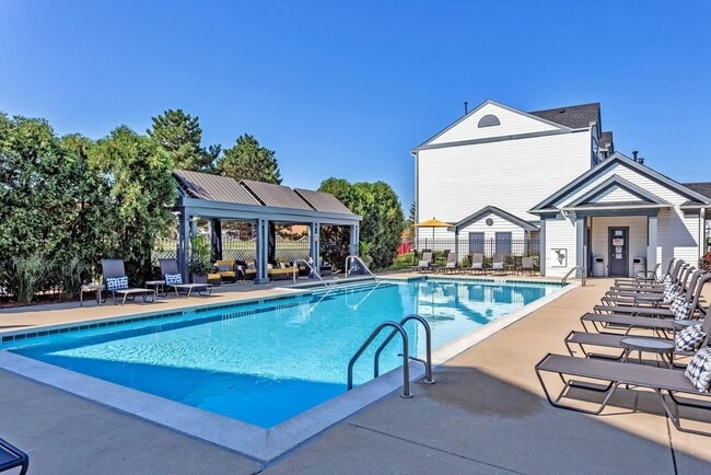 Building Photo - 431 Chopin Ct