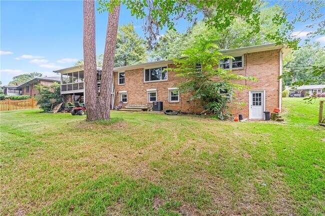 Building Photo - 2850 Templar Knight Dr