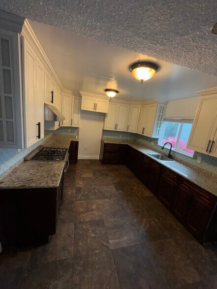 Building Photo - 4404 Don Miguel Dr