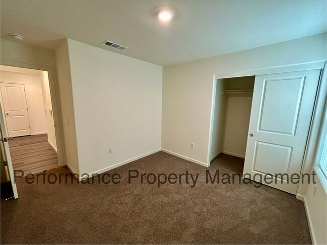 Building Photo - Newer 4 Bed/2 Bath Home w/ Solar, RBP & Se...