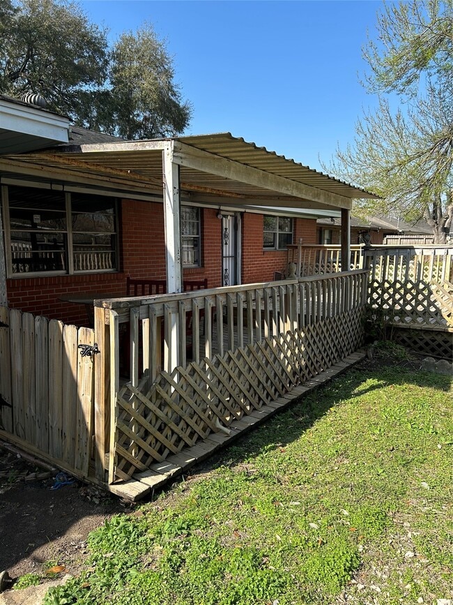 Building Photo - 3927 Faulkner St