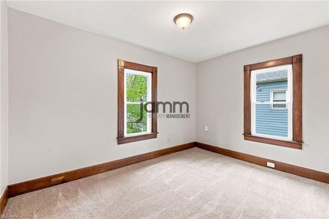 Building Photo - 1303 Castle Ave