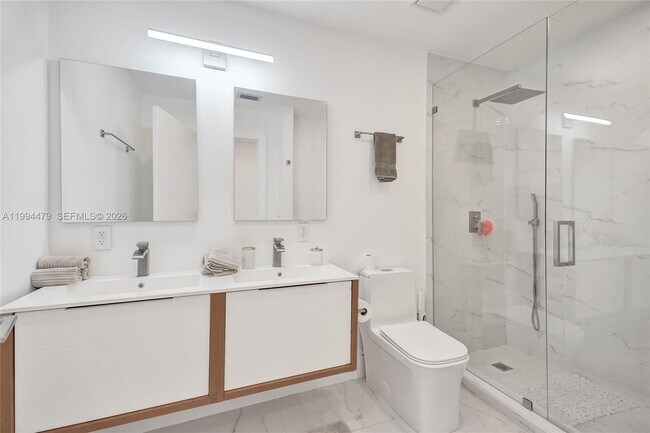 Building Photo - 12478 N Bayshore Dr