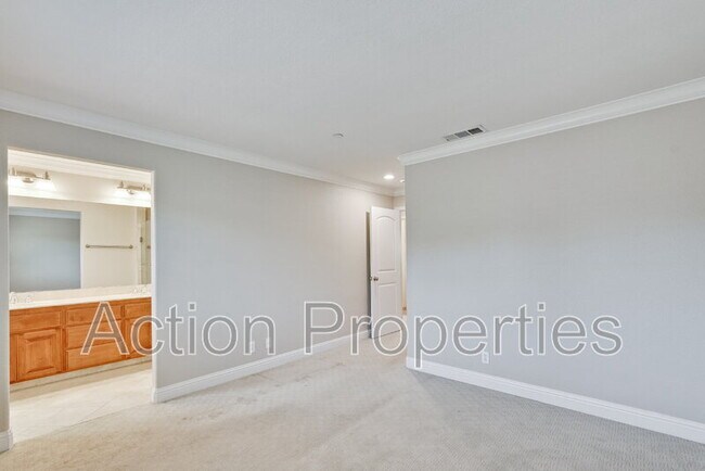 Building Photo - 241 Granada Park Cir