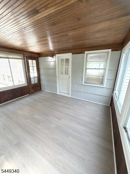 Building Photo - 22 Springbrook Rd