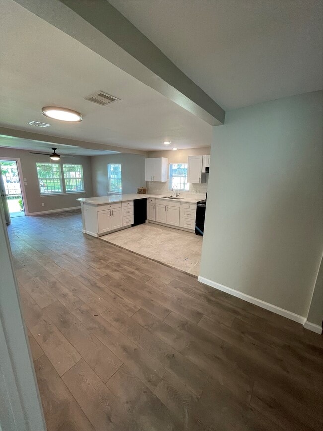 Building Photo - 3211 Retta St