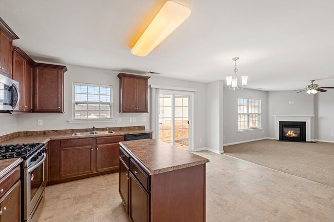 Building Photo - 200 Willow Grv Wy