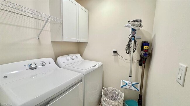 Building Photo - 43011 Greenway Blvd