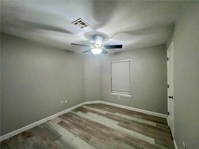 Building Photo - 1201 S 26th St