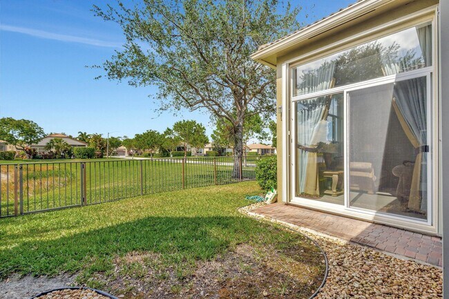 Building Photo - 9315 Via Classico W