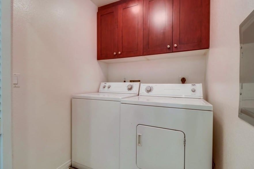 In-Unit Washer and Dryer - 3950 Ohio St