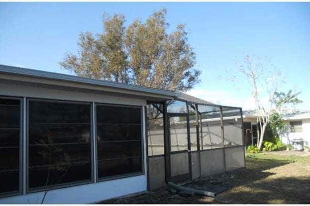 Building Photo - 4711 Mayflower Dr
