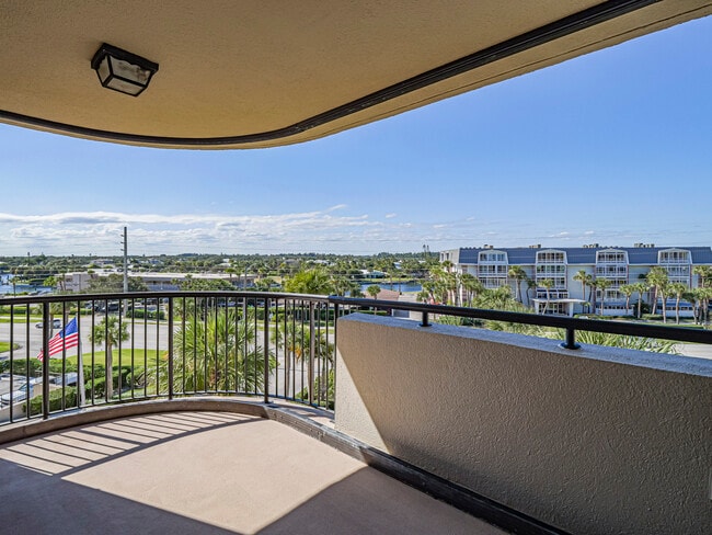 Building Photo - 4600 Jimmy Buffett Mem Hwy