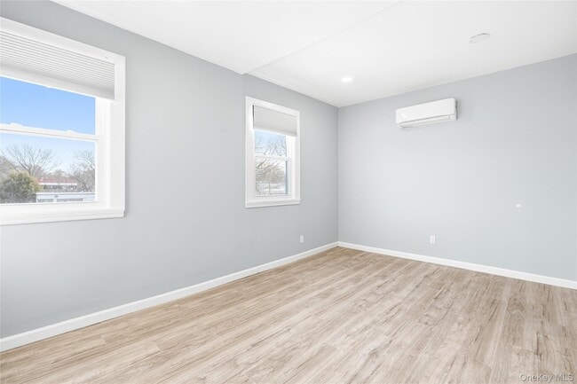 Building Photo - 78 Maple Ave