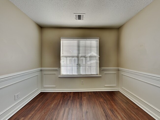 Building Photo - 101 Mills Run Dr