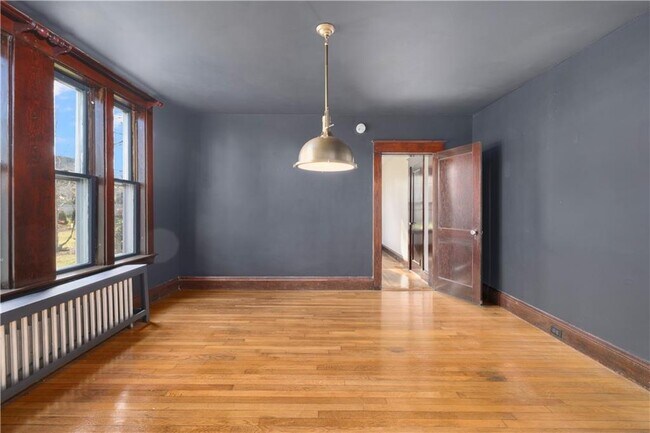 Building Photo - 31 Cranston Ave