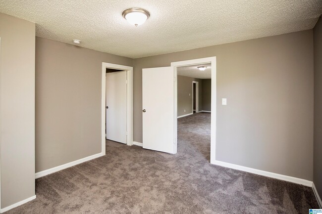 Building Photo - 410 Swann Dr