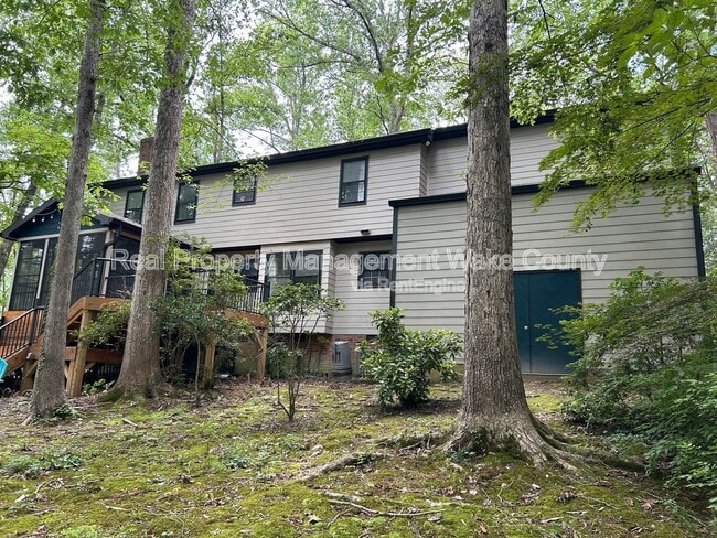 Building Photo - 4500 Connell Dr