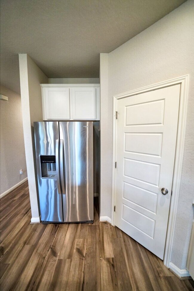 Building Photo - Gorgeous 4-Bedroom Home in Westpointe East...