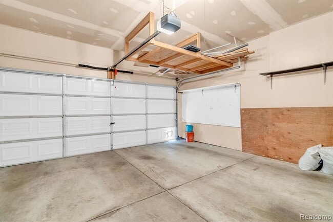 Building Photo - 42682 Park Cresent Dr