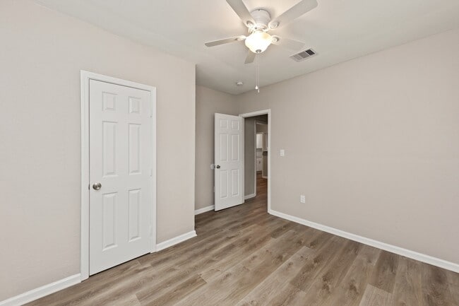 Building Photo - 1113 8th St