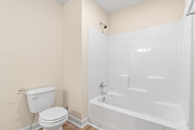 Building Photo - 2 Bedroom Apartment For Rent in Guthrie KY!