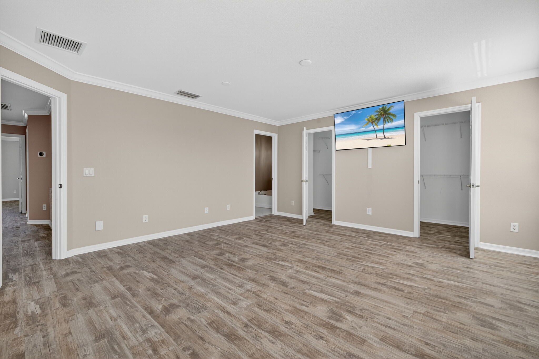 Building Photo - 8250 Silver Birch Way