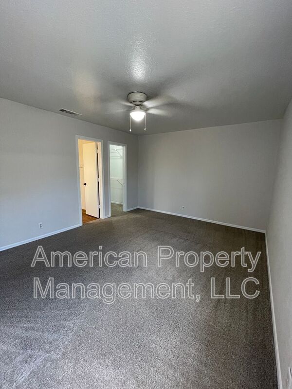 Building Photo - 13129 E 44th St