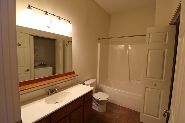 Building Photo - Hillside Crossing