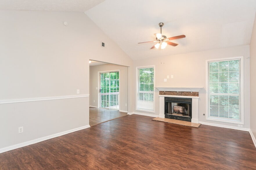 Building Photo - 2526 Riverwood Spg