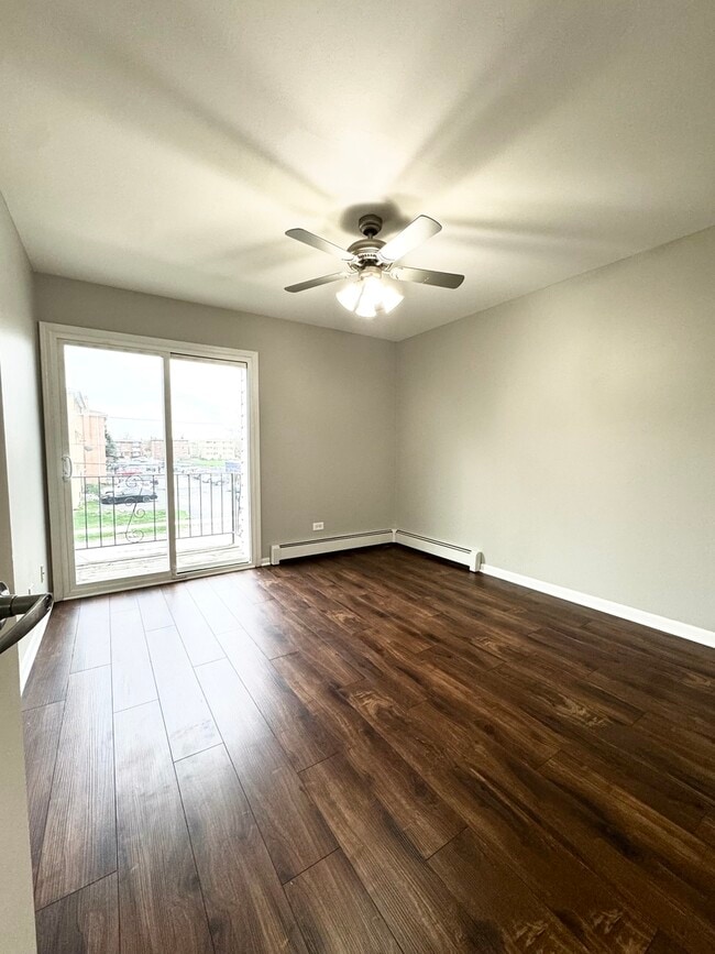 Building Photo - 5644 W 105th St