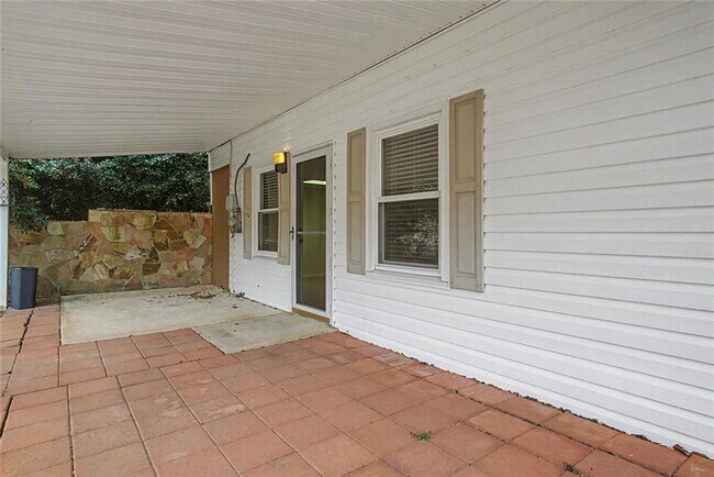 Building Photo - 1001 Wiley Bridge Rd