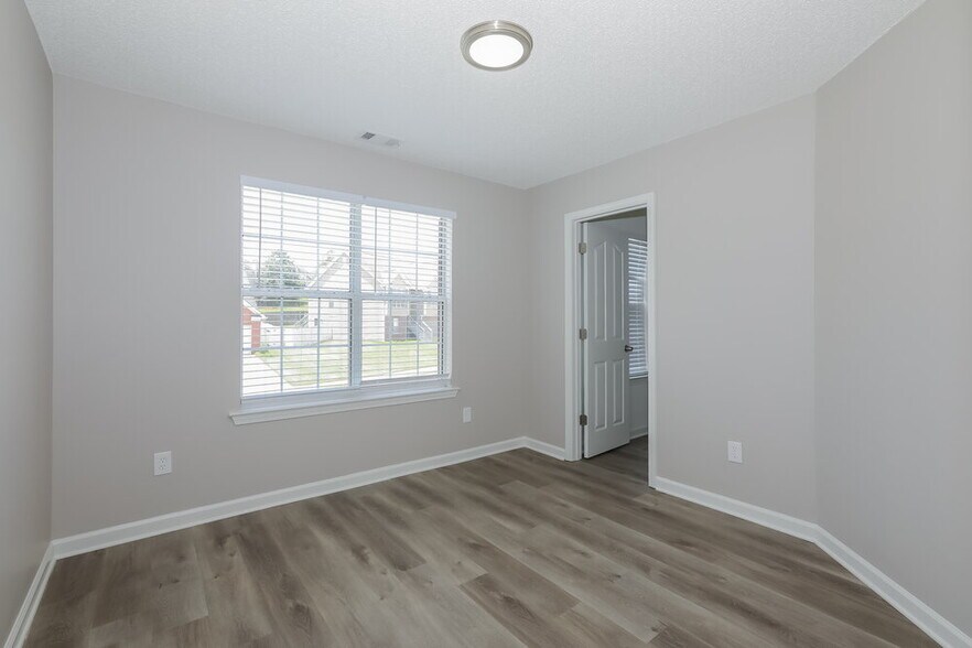 Building Photo - 550 Ransom Way