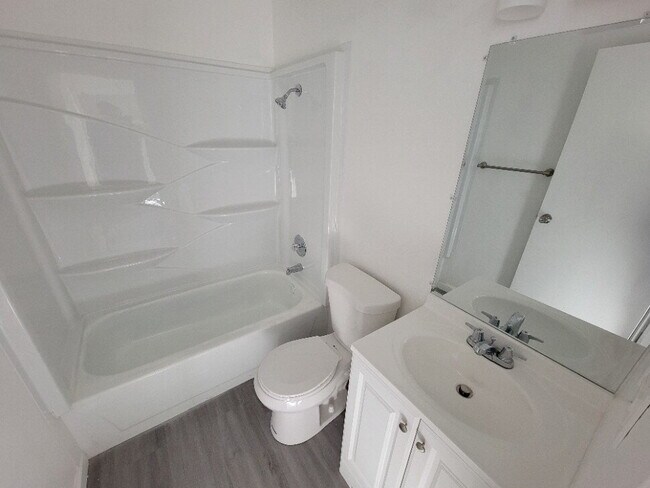 Building Photo - "Discover Comfort and Convenience: Spacious 2-Bed, 2-Bath Apartment in Las Vegas!"