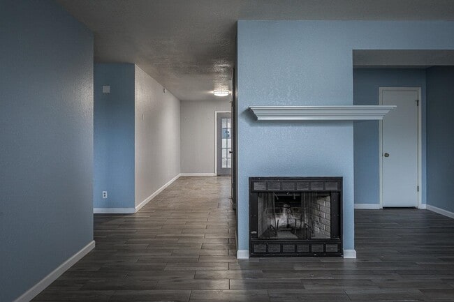 Building Photo - 208 Miller Dr