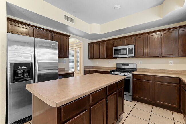 Building Photo - 14180 Robert Ituarte Dr