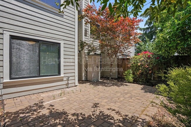 Building Photo - 4014 Penny Terrace